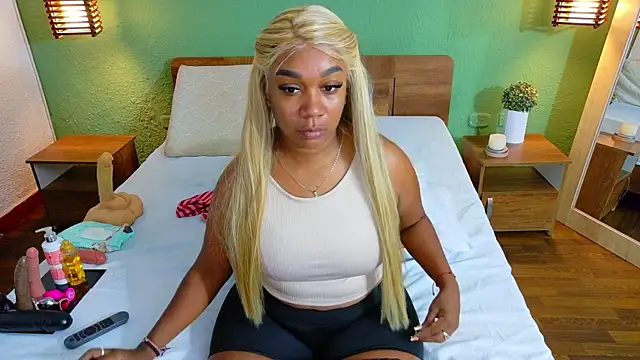 Snapshot of dannaahbrown chatting on March 5, 7:49 pm dannaahbrown online show from March 5, 7:49 pm