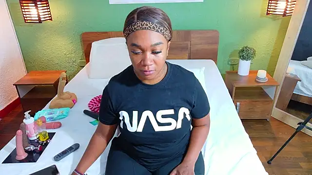 Snapshot of dannaahbrown chatting on September 11, 7:36 pm dannaahbrown online show from September 11, 7:36 pm