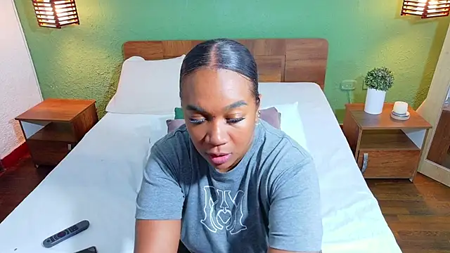 Snapshot of dannaahbrown chatting on October 7, 7:44 pm dannaahbrown online show from October 7, 7:44 pm