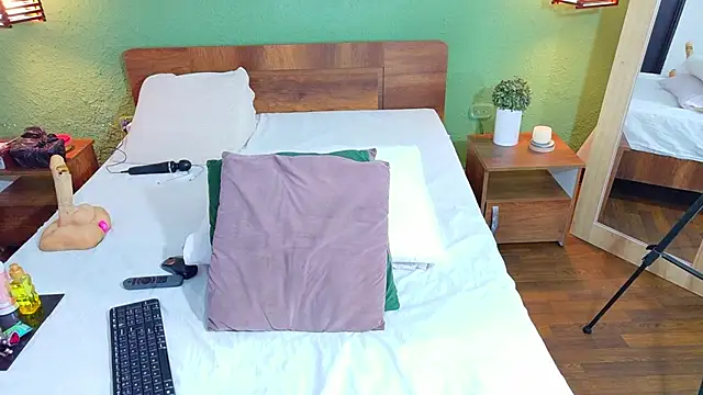 Snapshot of dannaahbrown chatting on October 9, 6:50 pm dannaahbrown online show from October 9, 6:50 pm