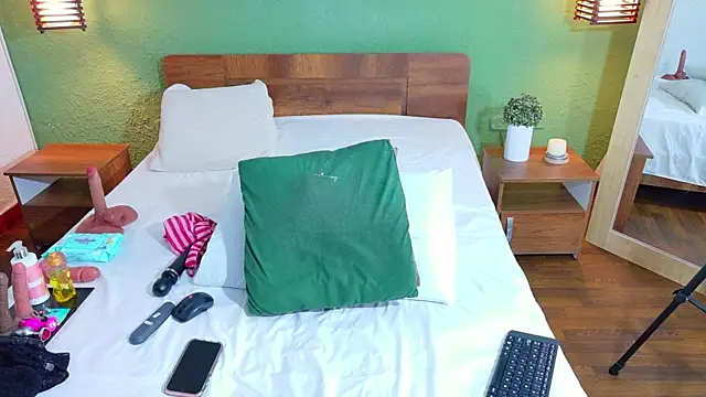 Snapshot of dannaahbrown chatting on October 27, 6:34 pm dannaahbrown online show from October 27, 6:34 pm