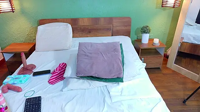 dannaahbrown online show from March 4, 8:04 pm