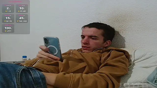 Snapshot of Tombgy07 chatting on September 27, 8:03 pm Tombgy07 online show from September 27, 8:03 pm