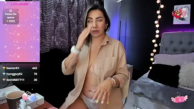 Isabella lt online show from February 4, 2:21 pm