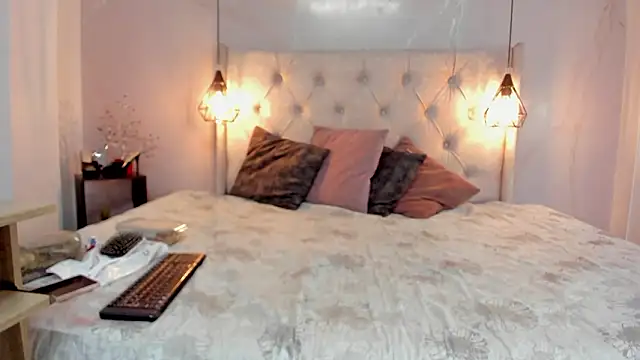 Snapshot of SakuraLee_ chatting on February 4, 1:39 pm SakuraLee online show from February 4, 1:39 pm