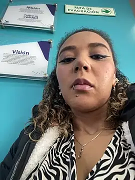 charlott lens online show from February 17, 3:09 pm