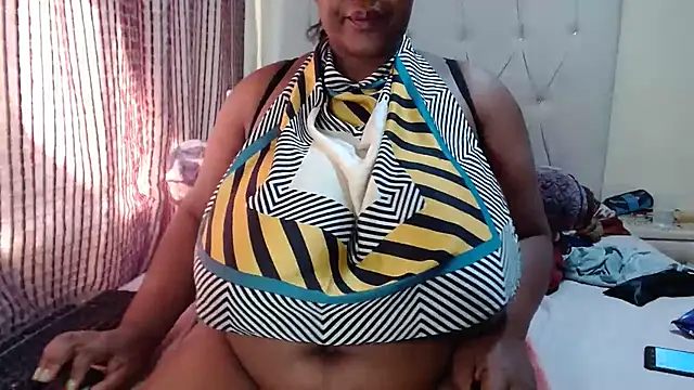 CHOCOLATEDARKBUSTYX online show from April 4, 2:25 pm