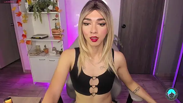 sofi elfqueen online show from January 24, 1:45 am