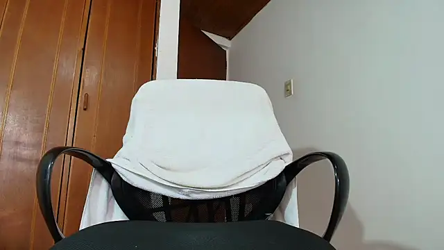 sam her online show from April 10, 9:08 pm