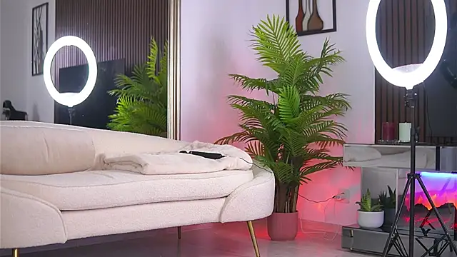 Snapshot of Abbela_White chatting on June 22, 6:10 am Abbela White online show from June 22, 6:10 am
