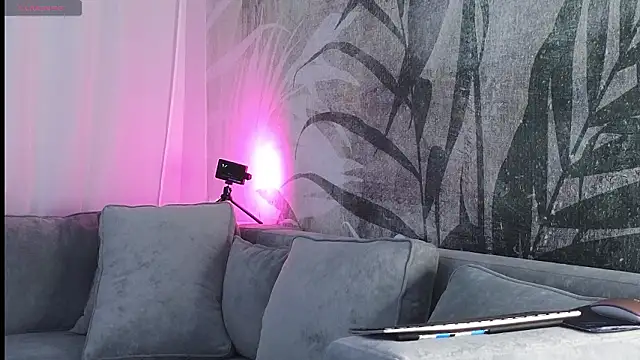 Snapshot of lily__foster chatting on December 2, 6:41 am lily foster online show from December 2, 6:41 am