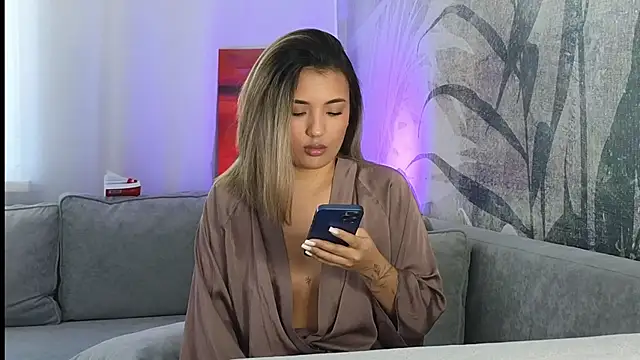 Snapshot of lily__foster chatting on March 5, 5:50 am lily foster online show from March 5, 5:50 am