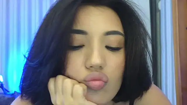 Snapshot of lily__foster chatting on September 12, 10:15 am lily foster online show from September 12, 10:15 am