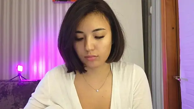 Snapshot of lily__foster chatting on October 8, 9:40 am lily foster online show from October 8, 9:40 am