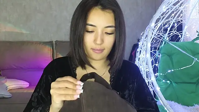 Snapshot of lily__foster chatting on November 17, 11:16 am lily foster online show from November 17, 11:16 am