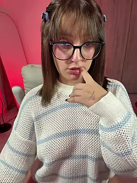 Megan lu2 online show from June 1, 7:54 am