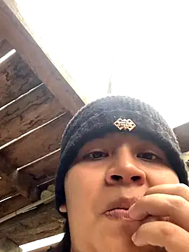 Snapshot of moncerrat_luna chatting on November 15, 7:32 pm moncerrat luna online show from November 15, 7:32 pm