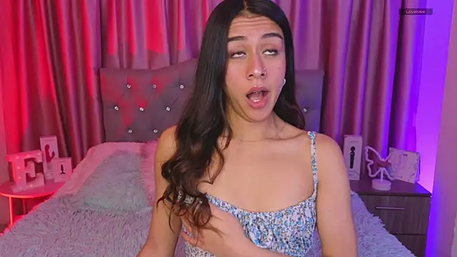 Emiily Scott1 online show from June 3, 12:35 am