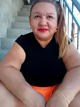 Snapshot of HORNY_MATURE25 chatting on January 12, 3:25 pm HORNY MATURE25 online show from January 12, 3:25 pm