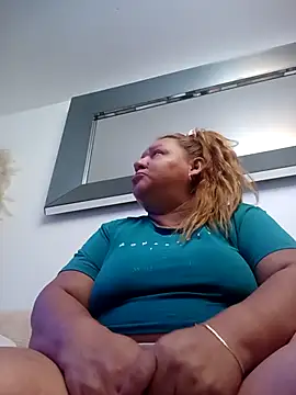 Snapshot of HORNY_MATURE25 chatting on January 24, 2:07 am HORNY MATURE25 online show from January 24, 2:07 am