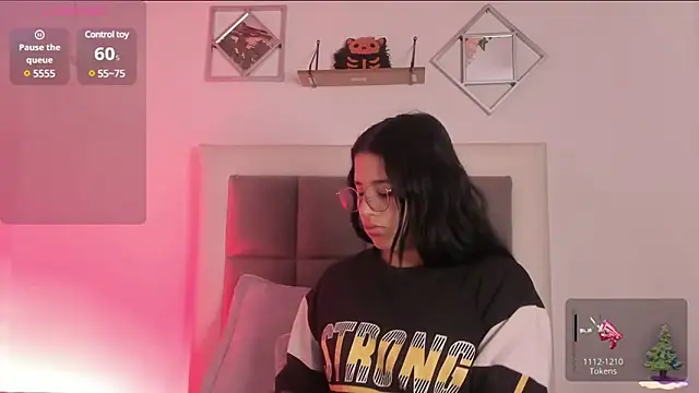 Snapshot of aliice_walker_ chatting on January 16, 12:31 pm aliice walker online show from January 16, 12:31 pm