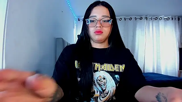 Snapshot of aliice_walker_ chatting on October 28, 1:03 pm aliice walker online show from October 28, 1:03 pm