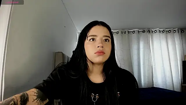 Snapshot of aliice_walker_ chatting on November 7, 3:12 pm aliice walker online show from November 7, 3:12 pm