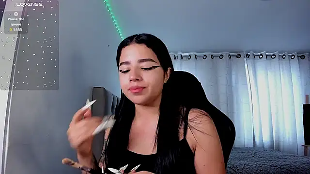 Snapshot of aliice_walker_ chatting on November 18, 4:44 pm aliice walker online show from November 18, 4:44 pm