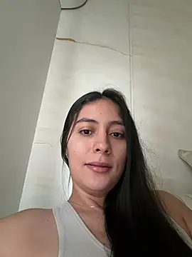 Snapshot of Sophie__Foxxx chatting on April 18, 10:54 pm Sophie Foxxx online show from April 18, 10:54 pm