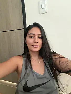 Snapshot of Sophie__Foxxx chatting on April 19, 6:10 pm Sophie Foxxx online show from April 19, 6:10 pm