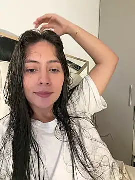 Snapshot of Sophie__Foxxx chatting on April 21, 4:01 pm Sophie Foxxx online show from April 21, 4:01 pm