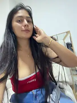 Snapshot of Sophie__Foxxx chatting on April 22, 4:30 pm Sophie Foxxx online show from April 22, 4:30 pm