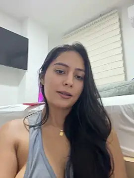 Snapshot of Sophie__Foxxx chatting on April 28, 2:27 am Sophie Foxxx online show from April 28, 2:27 am