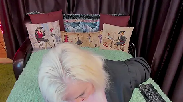 stiphlermom online show from December 30, 1:58 pm