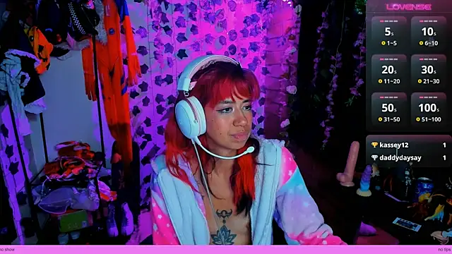 Snapshot of Roxanbunny1 chatting on January 27, 7:56 am Roxanbunny1 online show from January 27, 7:56 am