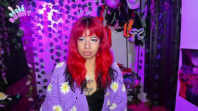 Snapshot of Roxanbunny1 chatting on February 6, 3:27 am Roxanbunny1 online show from February 6, 3:27 am