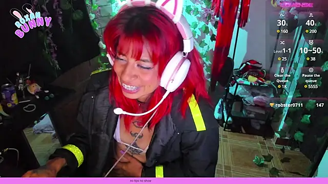 Snapshot of Roxanbunny1 chatting on February 9, 5:29 am Roxanbunny1 online show from February 9, 5:29 am