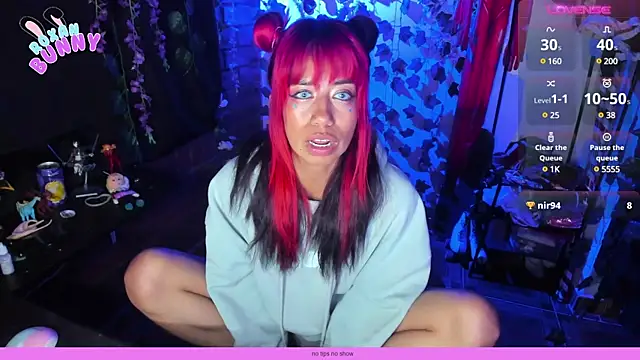 Snapshot of Roxanbunny1 chatting on February 12, 5:47 am Roxanbunny1 online show from February 12, 5:47 am