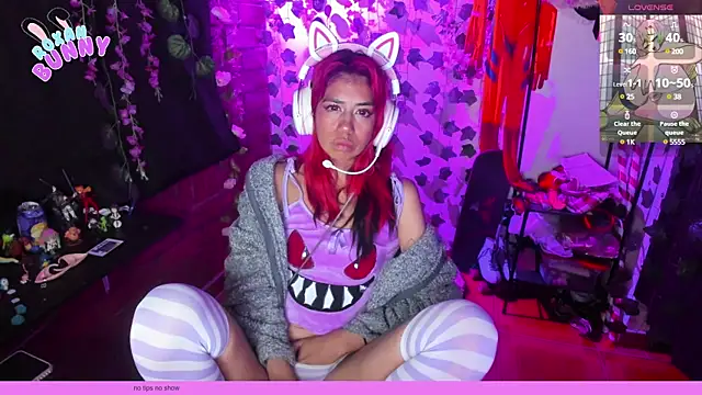 Snapshot of Roxanbunny1 chatting on February 19, 5:38 am Roxanbunny1 online show from February 19, 5:38 am