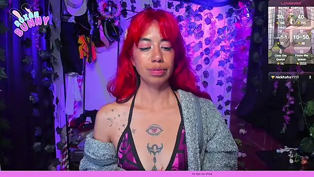 Snapshot of Roxanbunny1 chatting on March 9, 4:05 am Roxanbunny1 online show from March 9, 4:05 am