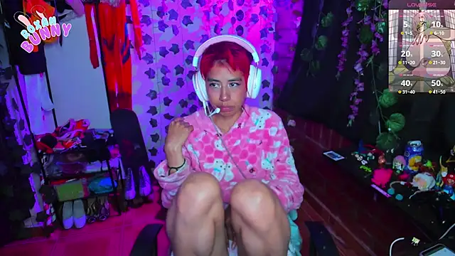 Snapshot of Roxanbunny1 chatting on March 19, 6:03 am Roxanbunny1 online show from March 19, 6:03 am