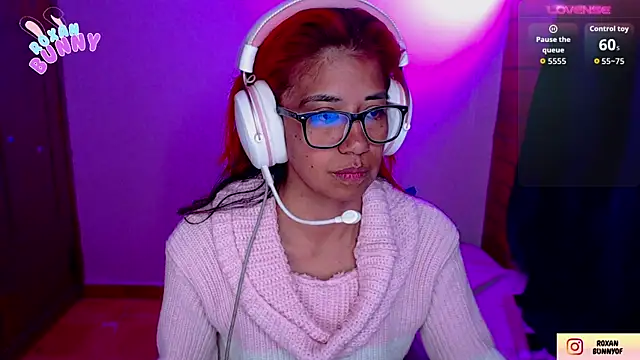 Snapshot of Roxanbunny1 chatting on September 24, 5:33 am Roxanbunny1 online show from September 24, 5:33 am