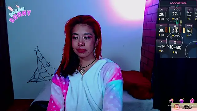 Snapshot of Roxanbunny1 chatting on October 2, 8:21 am Roxanbunny1 online show from October 2, 8:21 am