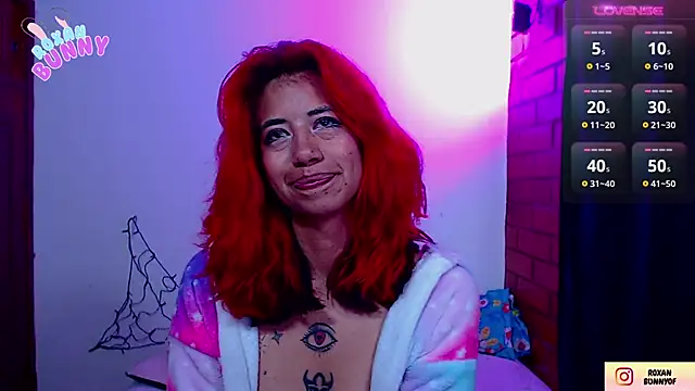 Snapshot of Roxanbunny1 chatting on October 7, 12:02 pm Roxanbunny1 online show from October 7, 12:02 pm