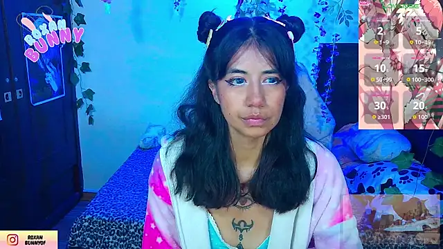 Snapshot of Roxanbunny1 chatting on December 16, 6:51 am Roxanbunny1 online show from December 16, 6:51 am