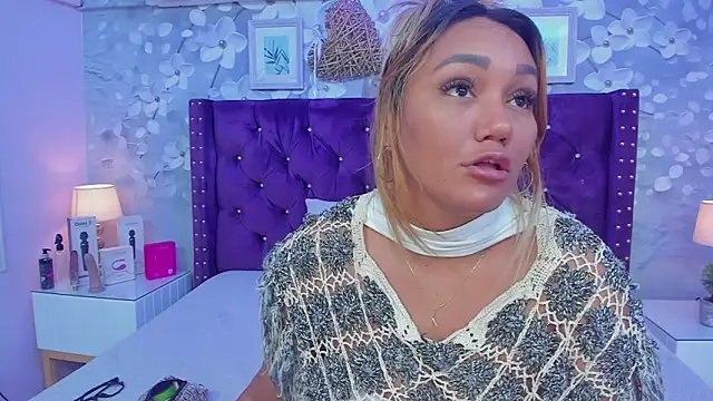 dalila salazar online show from April 18, 3:10 am