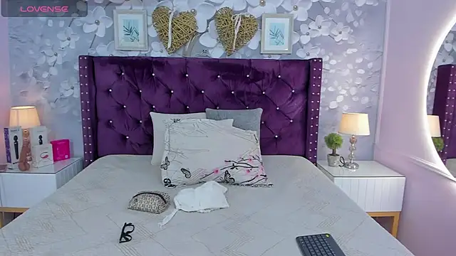 Snapshot of dalila_salazar chatting on May 6, 2:51 am dalila salazar online show from May 6, 2:51 am