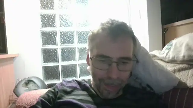 ptitcanard60600 online show from April 12, 9:31 pm