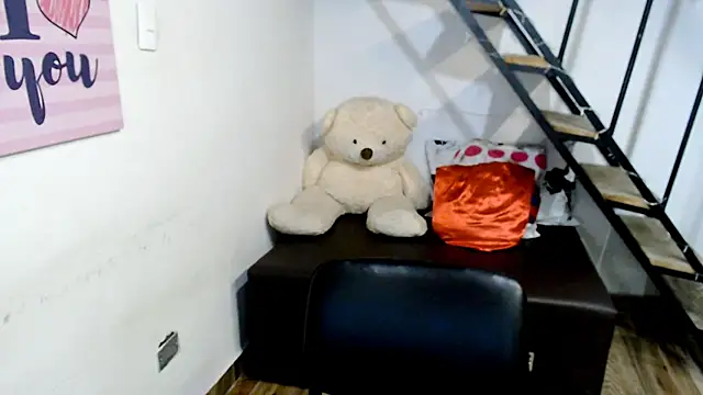 Snapshot of samantha_baby_ chatting on February 6, 12:33 am samantha baby online show from February 6, 12:33 am