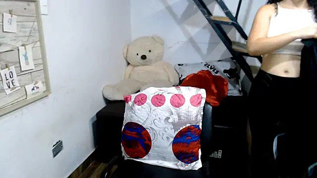 Snapshot of samantha_baby_ chatting on February 16, 3:04 am samantha baby online show from February 16, 3:04 am